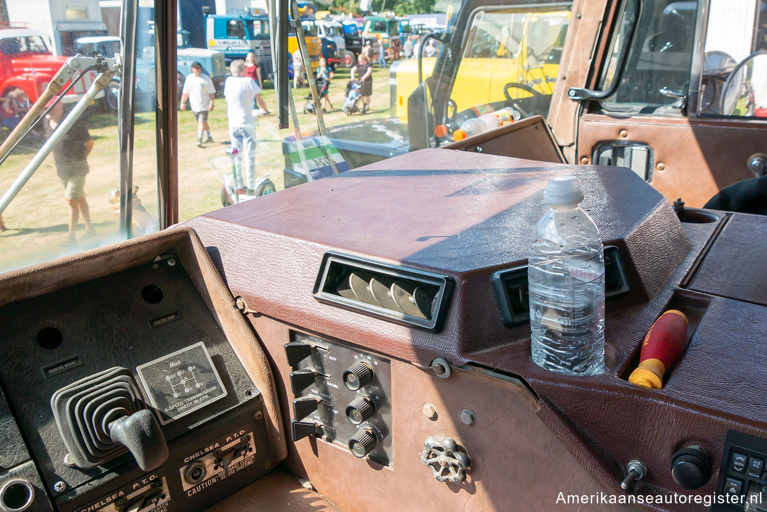 Vrachtwagens Mack Cruise-Liner uit 1977